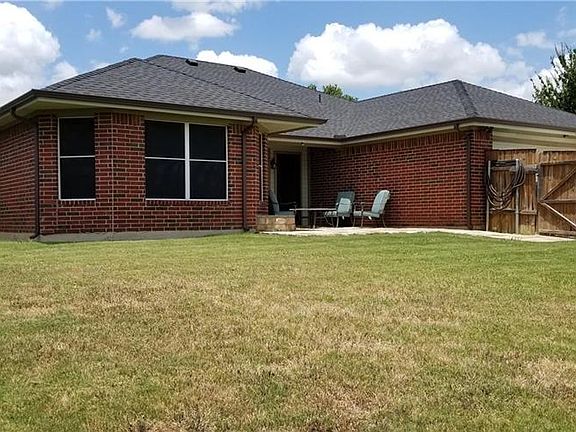 4th image of 2626 Pioneer Ln