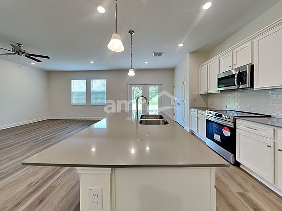 3rd image of 27178 Saint Andrews Ave