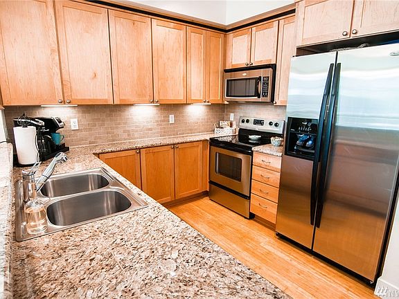 4th image of 1501 Tacoma Ave S Unit 409