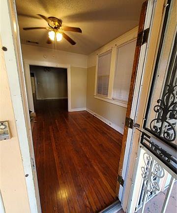 3rd image of 2426 Lapeyrouse St