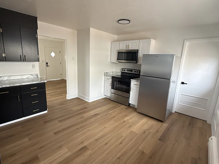 115 S 18th Ave #1 — Photo 12