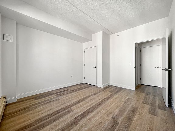 5th image of 304 W 117th St Front 3W