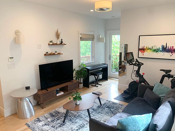 5th image of 533 Hill St #B