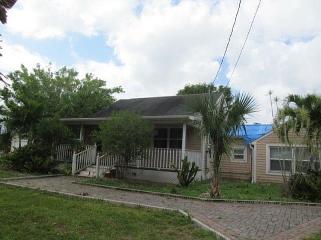 1st image of 215 W William St