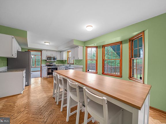 5th image of 1341 Westminster Dr