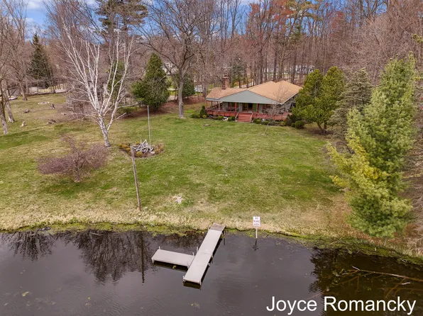 4021 E Shore Dr, Stanton, MI 48888