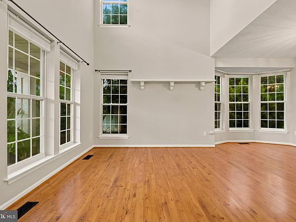 4th image of 9005 Allington Manor Cir W