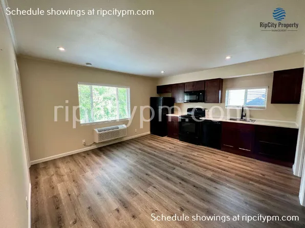 239 NE Lincoln St APT 2, Hillsboro, OR 97124