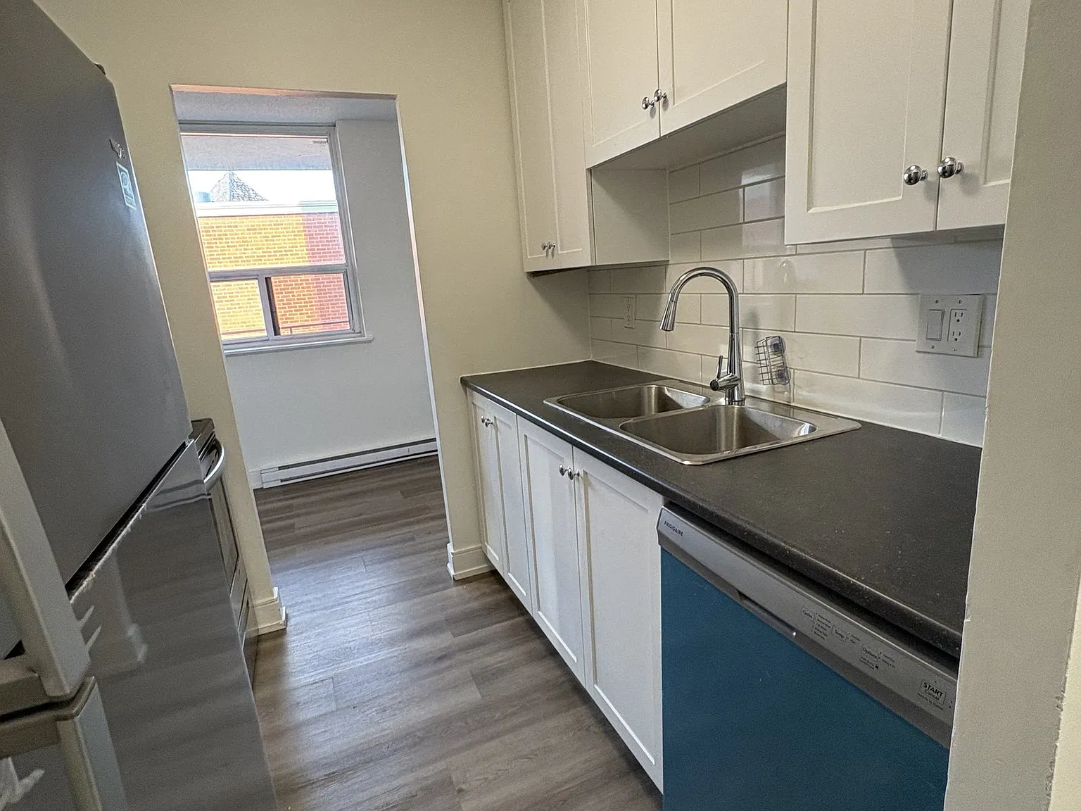 49 Willow Street Bolton — Photo 4