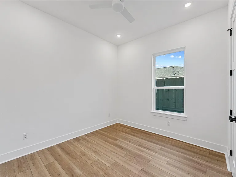 8324 Williamsdell St — Photo 19