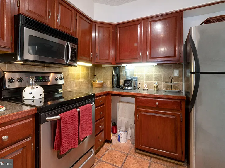1080 Wisconsin Ave NW #405 — Photo 14