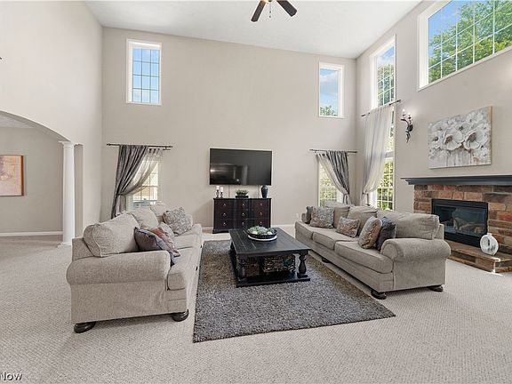 4th image of 715 Joseph Dr