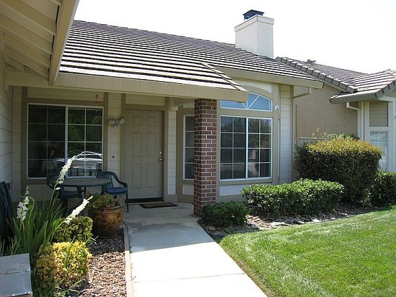2nd image of 1525 Fitzgerald Way