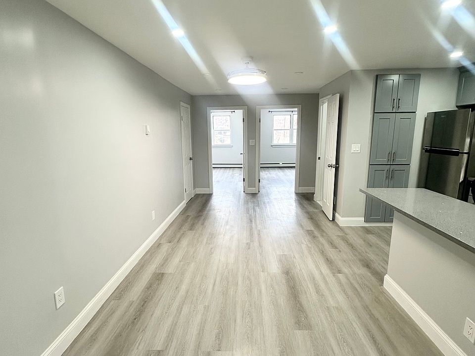 1st image of 812 Neill Ave #1
