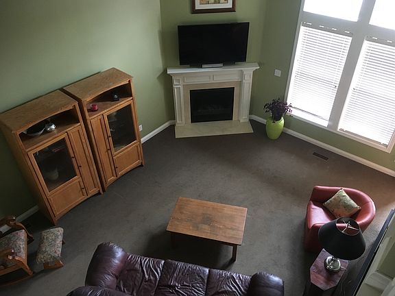 Great Room w/Fireplace