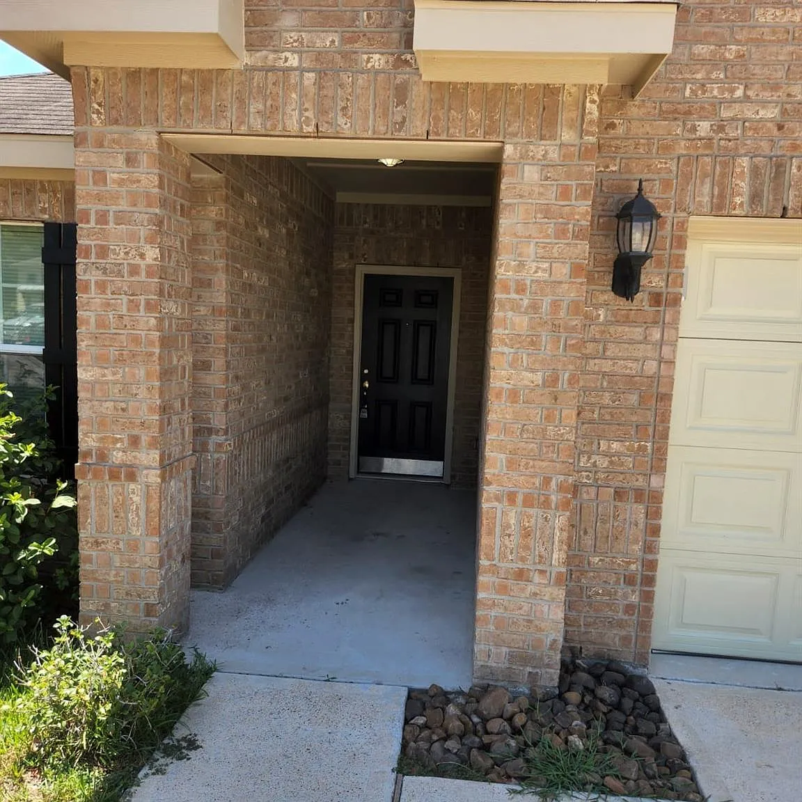 3 bed, 2.0 bath, 1368 sqft, $1,695 — Photo 3