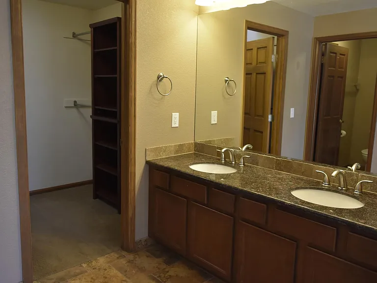 10657 W Roxbury Ave — Photo 13