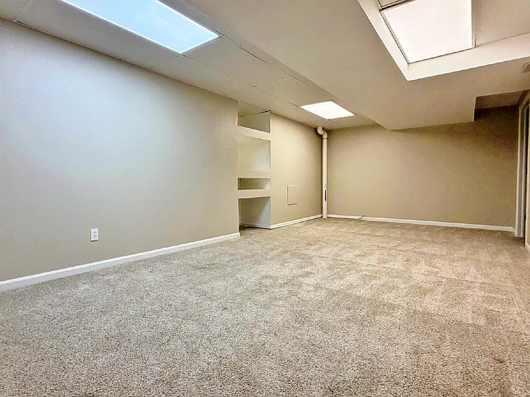 6764 Hillridge Pl — Photo 29