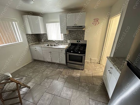 2nd image of 2554 S Ethel St