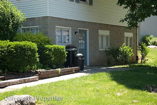 2nd image of 218 1/2 E 19th St APT B