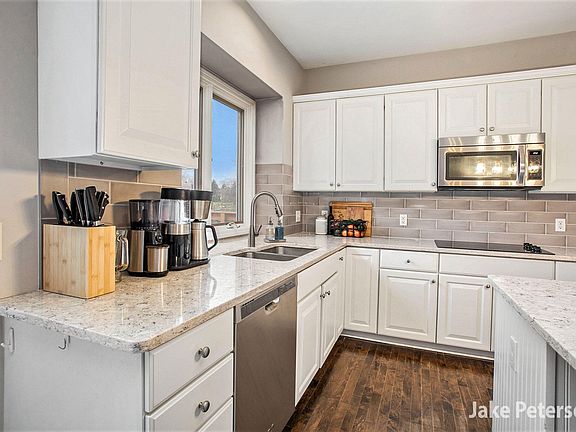 5th image of 7441 Old Lantern Dr SE