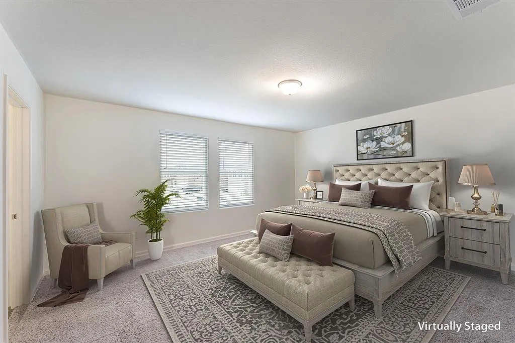 4 bed, 2200 sqft, $2,500 — Photo 4