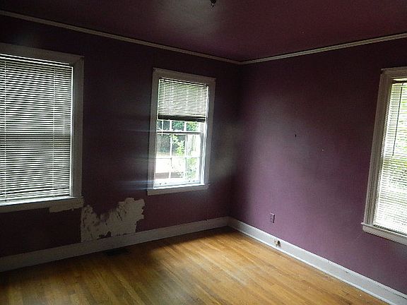 5th image of 167 N Hollywood St