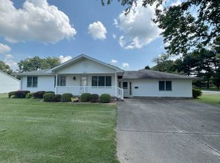 210 Airport Rd, Fairfield, IL 62837