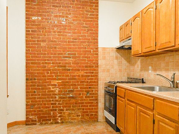 2nd image of 172 E 89th St APT 2A