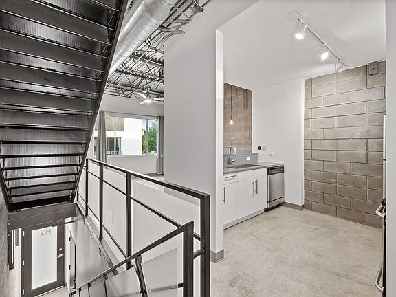 4th image of 4801 S Congress Ave APT H2