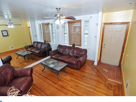 2nd image of 220 E Wellens St