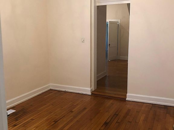 3rd image of 319 N Broadway APT 2