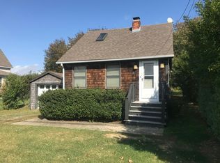 78 Wolcott Ave, Middletown, RI 02842
