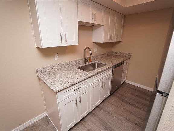 4th image of 5997 Village Cir #5997