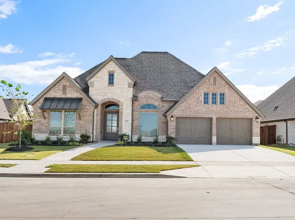 10469 Gray Hills Dr, Fort Worth, TX 76126