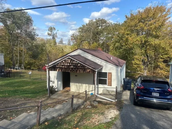 3909 Putnam St, Ashland, KY 41101