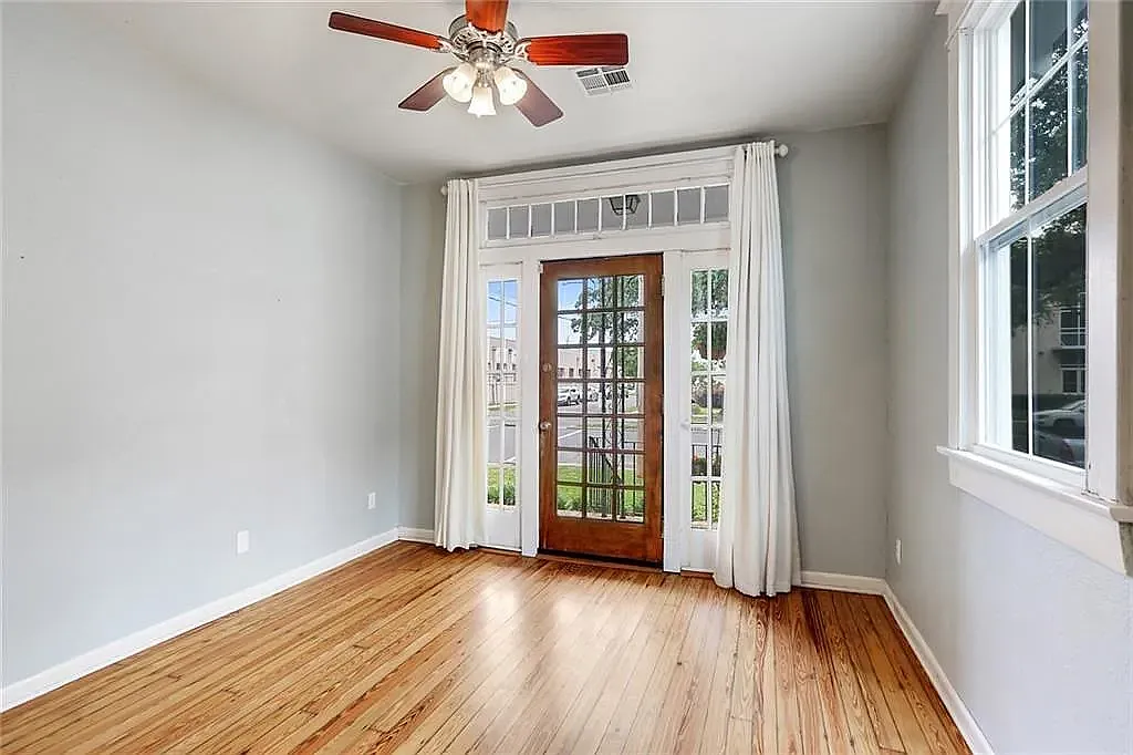 2 bed, 960 sqft, $1,700 — Photo 2