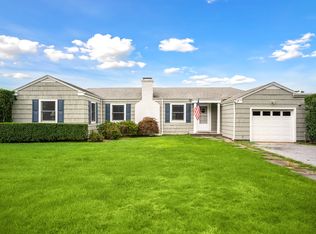19 Bishop Ave, Westhampton, NY 11977