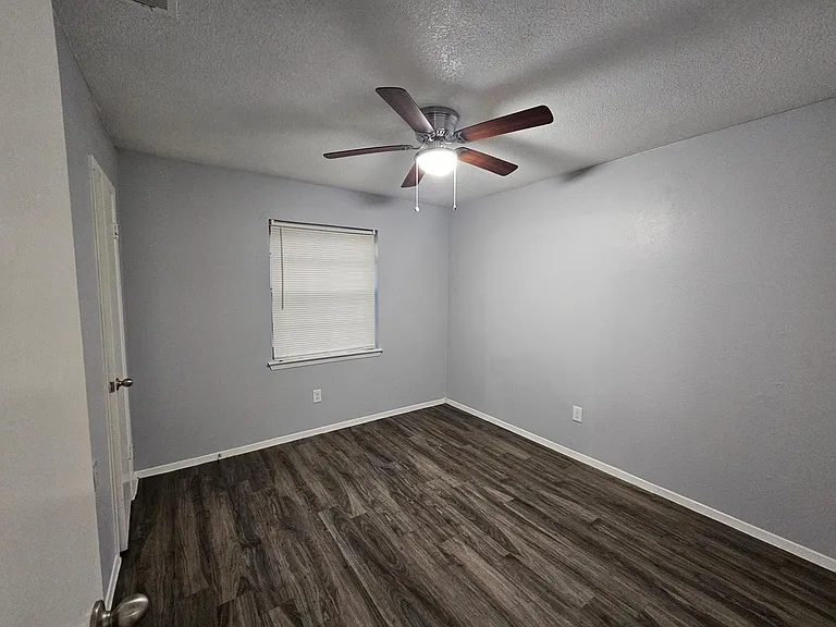 15139 Marsha Dr — Photo 11