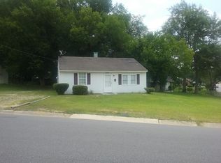 1391 Thelbert Dr, Fayetteville, NC 28301