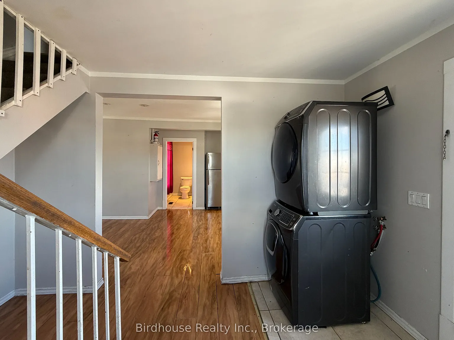 3 bed, $1,900 — Photo 2
