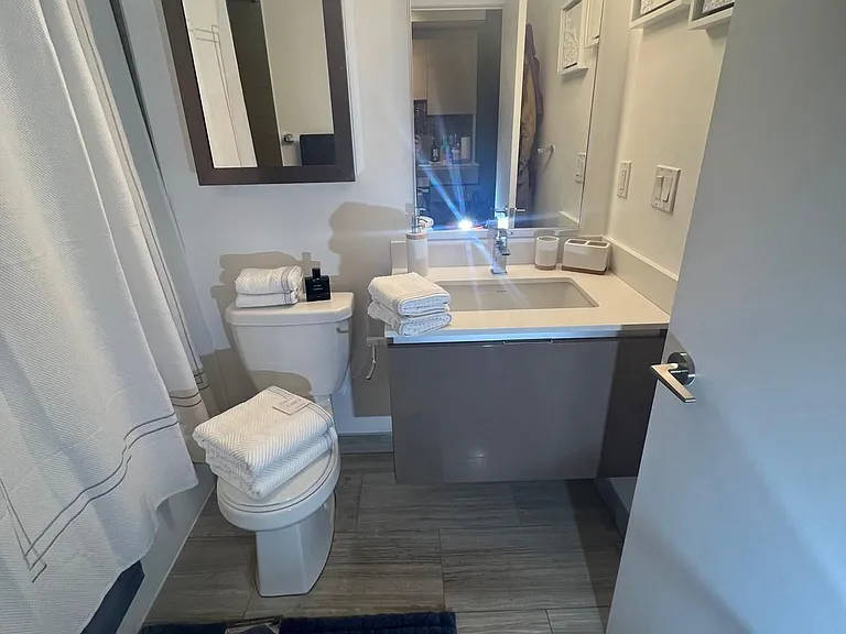 200 Bloor St W #1604 — Photo 14