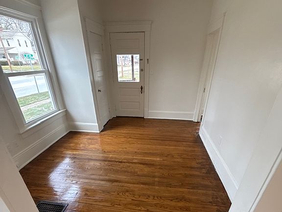 5th image of 146 Wadsworth Ave APT 1