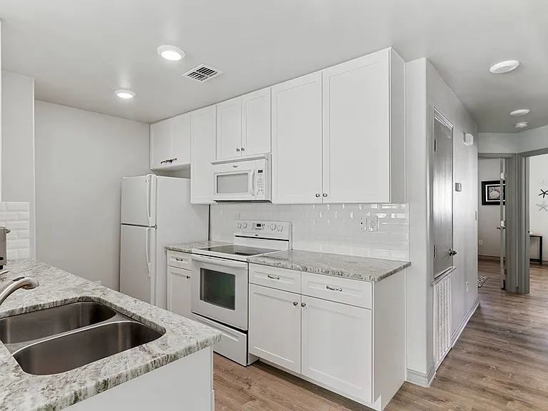 3441 Loop 1781 #B6 — Photo 10