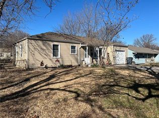 809 S Ridgeview Rd, Olathe, KS 66061