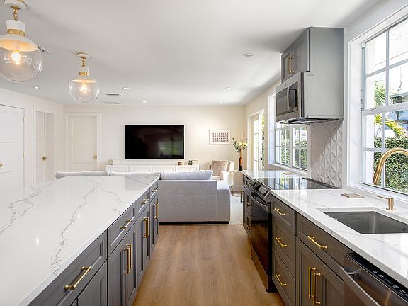 5th image of 311 Amelia St #1