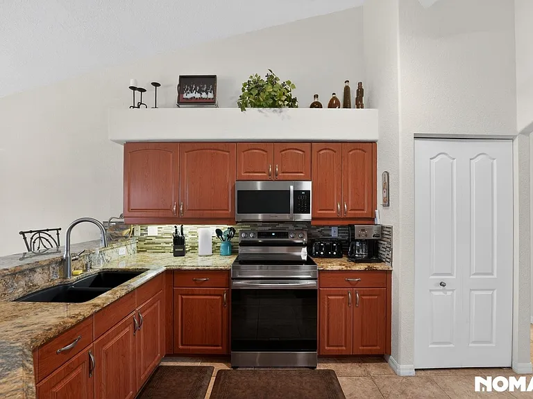 289 W Pine Valley Ln — Photo 35