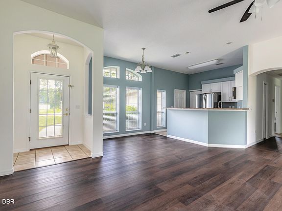 4th image of 8 Riverview Pl