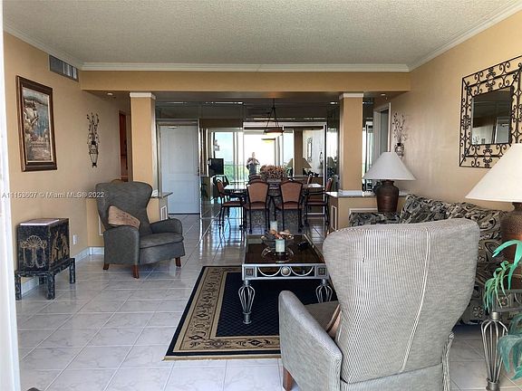 5th image of 100 Bayview Dr APT 1821