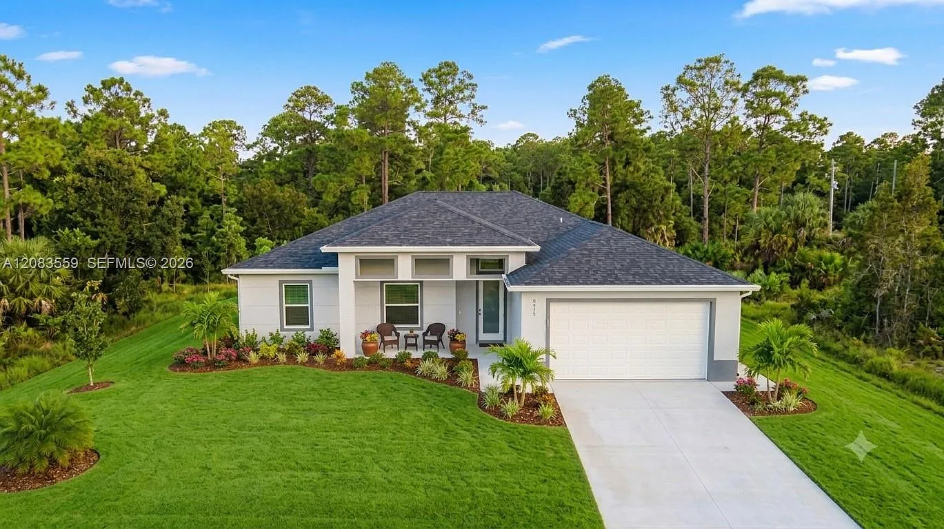 4 bed, 3.0 bath, $2,800 — Photo 1
